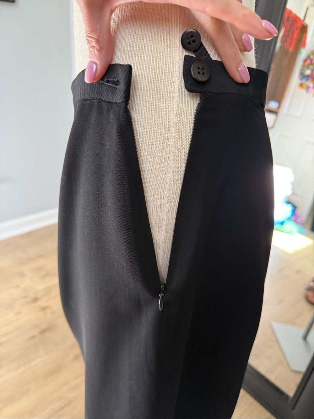 Giorgio Armani Black Fitted Skirt Italian 44 US 8 - Picture 6 of 11